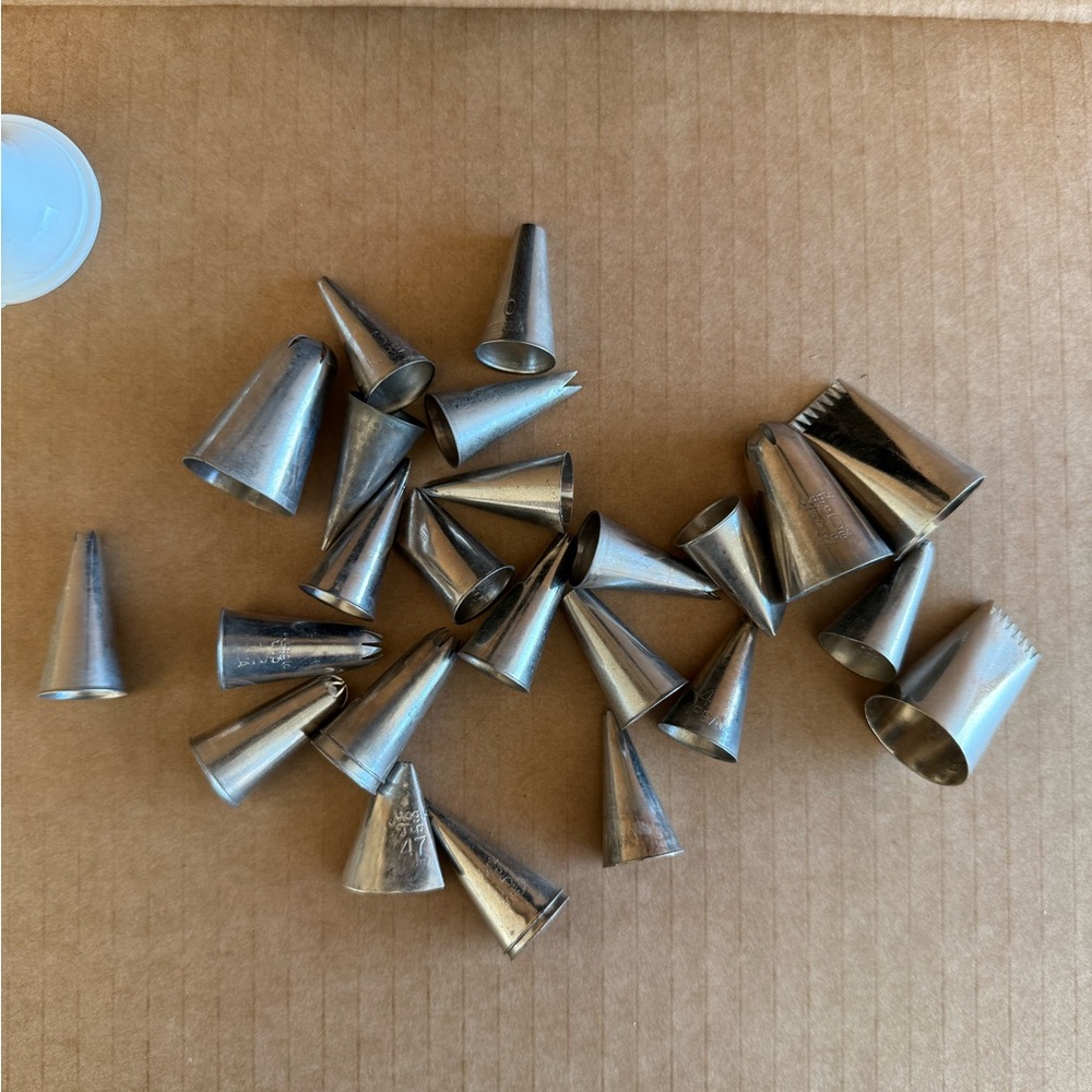 Silver Metal Piping Tips Set